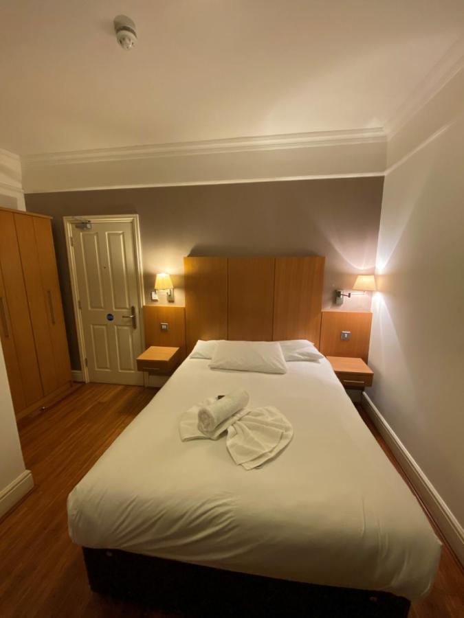 Buckingham Hotel Хай-Вайкомб Экстерьер фото